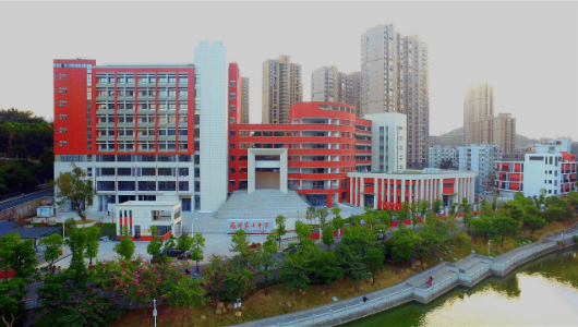 学校重塑教学生态，智慧黑板助力