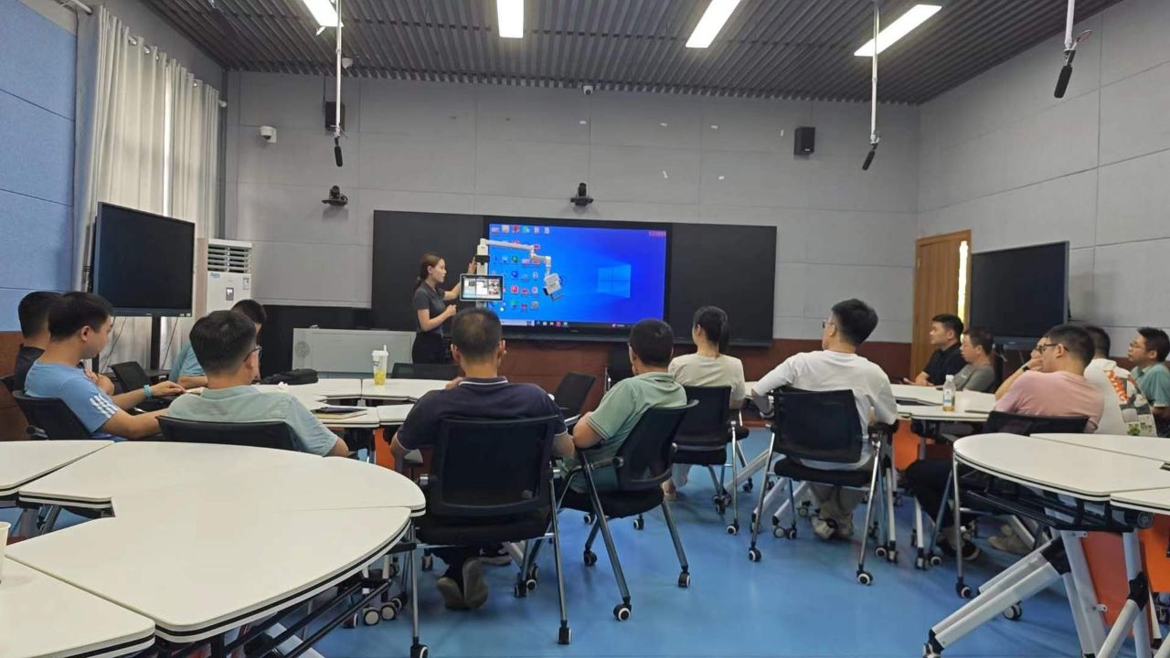 智慧黑板与实训录播 —— 欧帝科技的教育革新双翼