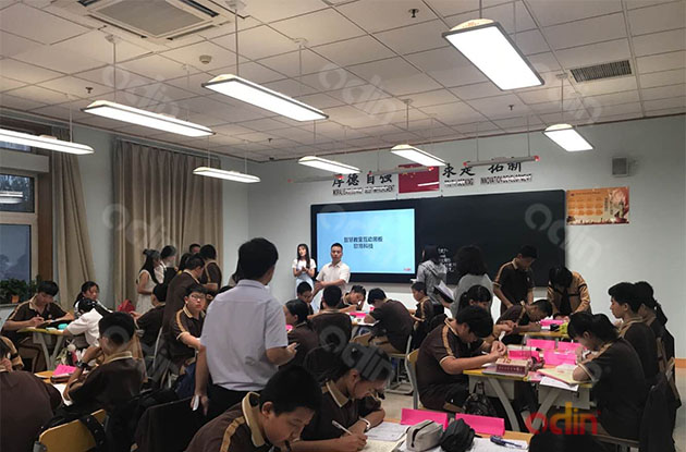 天津英华国际学校智慧教室互动黑板